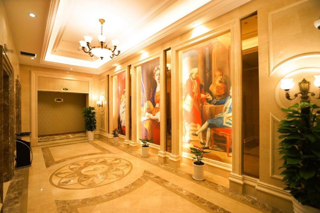 Vienna Pudong New Exhibition Center Little Pedestrian Street 4*