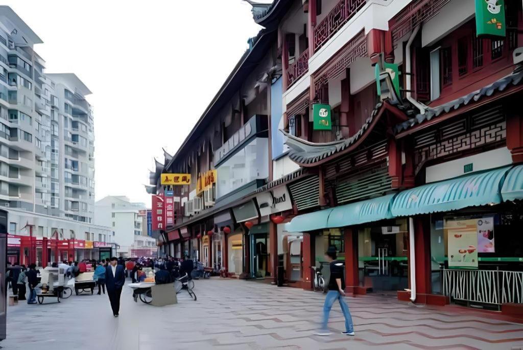 Vienna Pudong New Exhibition Center Little Pedestrian Street Hotel 4*