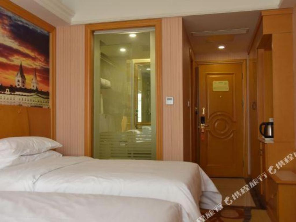 Hotel Vienna Pudong New Exhibition Center Little Pedestrian Street 4*